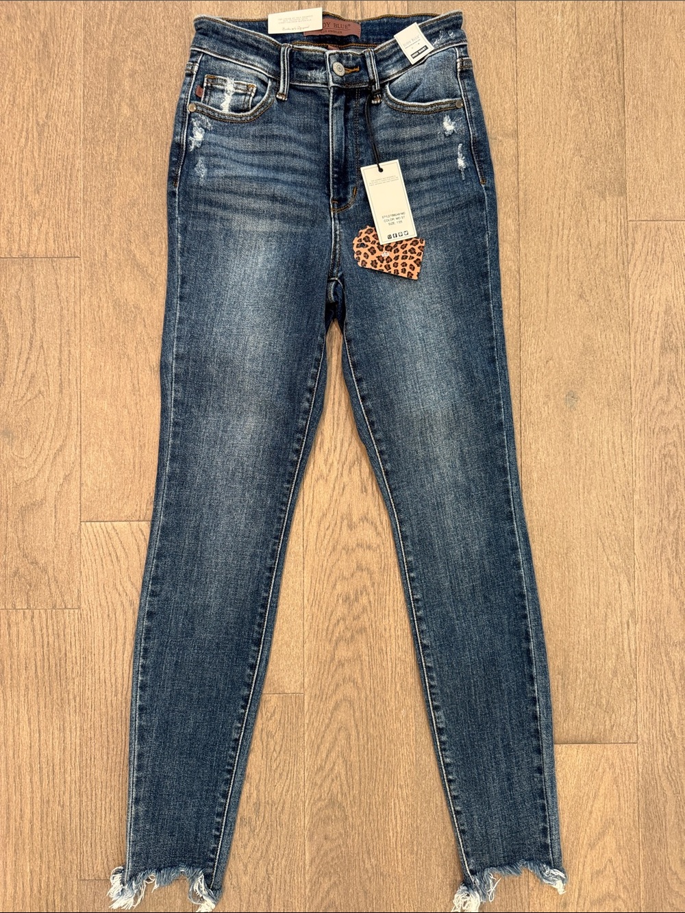 Judy Blue NWT Distressed High Waist Shark Bite Hem Skinny Fit 1/25 Cotton Denim - Picture 10 of 10